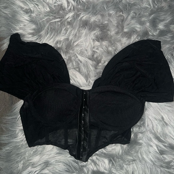 Black crop top with sleeves - Picture 3 of 3